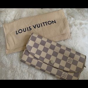 Louis Vuitton Emilie Wallet